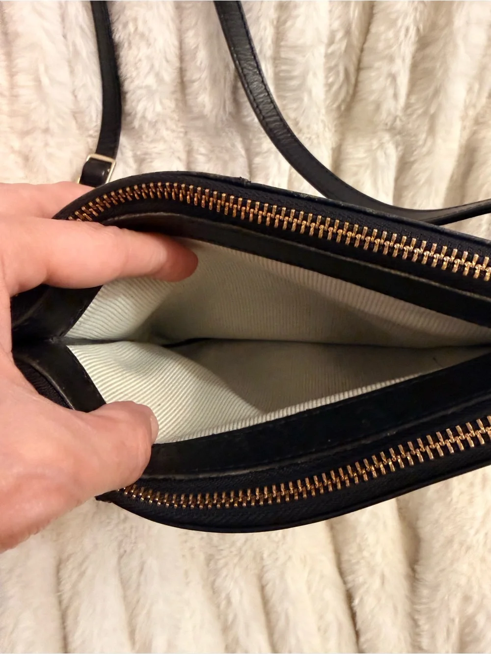 RADLEY LONDON Black Leather Crossbody with Gold Logo